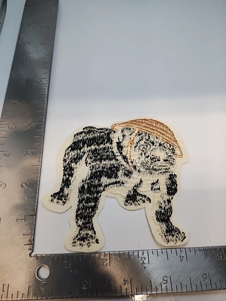 Mint CondWWII USMC Marine Corps Bulldog Cut Edge Silk/Felt Souvenir Morale Patch - Image 2 of 2