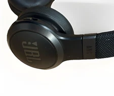 JBL Live 460NC Black Headphones thumbnail 6