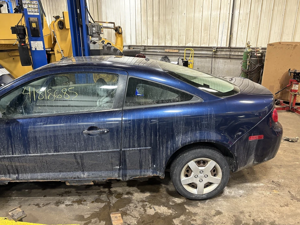 Used Front Left Exterior Door Handle fits: 2008 Chevrolet Cobalt front body colo - Image 3 of 4