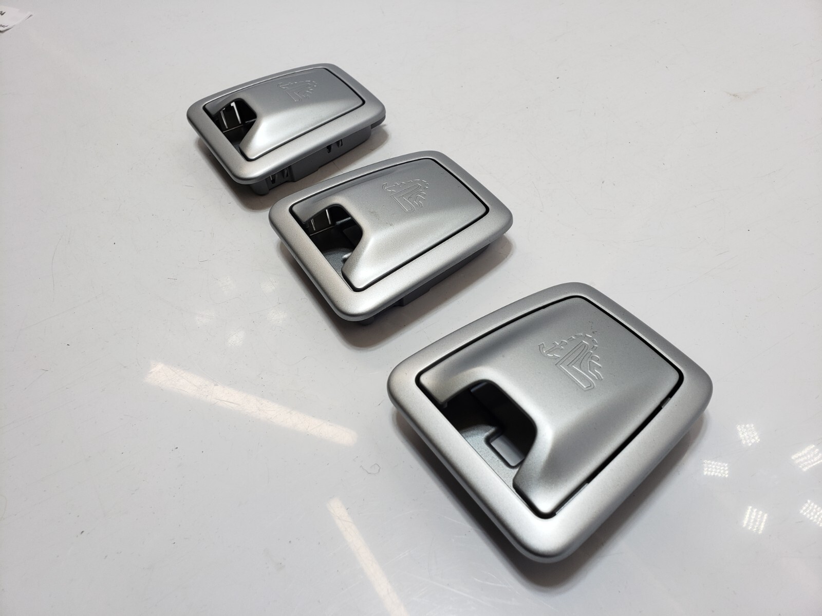 ✅ 10-14 OEM Rolls Royce Ghost RR4 Rear Child Seat Anchor Cover Trim Chrome SET