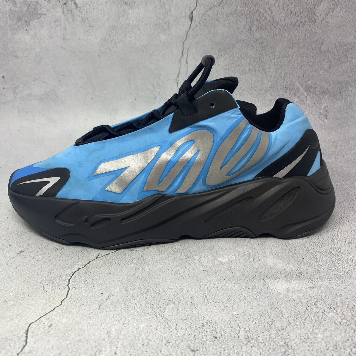 Adidas Yeezy Boost 700 MNVN Bright Cyan Mens Sz 8.5 GZ3079 Adidas Yeezy Boost 700 MNVN Bright Cyan Mens Sz 8.5 GZ3079
