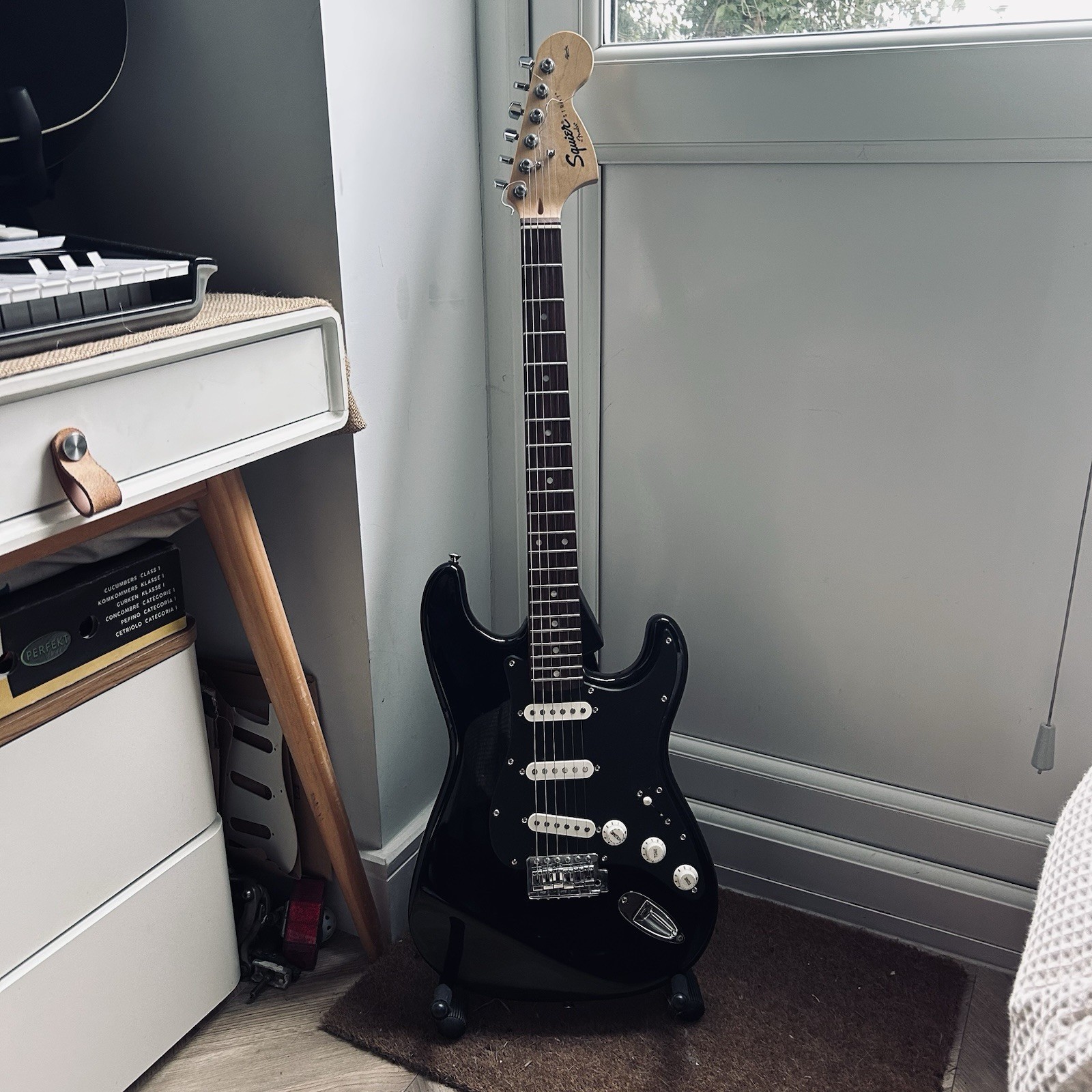Fender Squier Affinity Series Stratocaster Electric Guitar - Made in China 2011