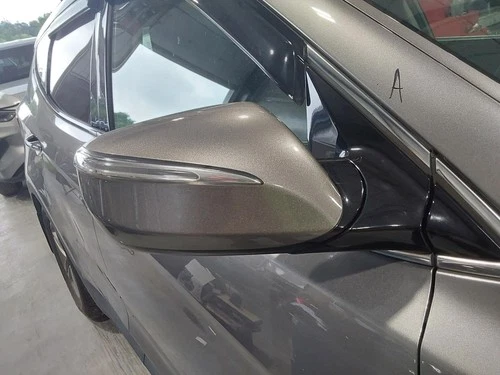 Used Right Door Mirror fits: 2018 Hyundai Santa fe electric w/turn signal heated