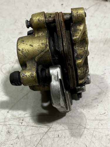 Yamaha YZF R 125 2013 FRONT BRAKE CALIPER AND MOUNTING BRACKET - Picture 8 of 13