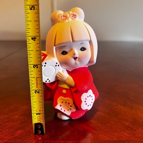 Vintage Japanese Kokeshi Doll Figurine Red Kimono Blonde Bun Hair Collectible - Picture 2 of 7