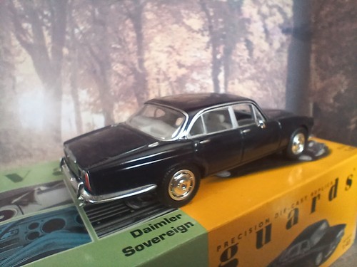 1/43 Vanguards Daimler Sovereign - Picture 3 of 3