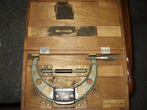 MITUTOYO 7" MICROMETER with case