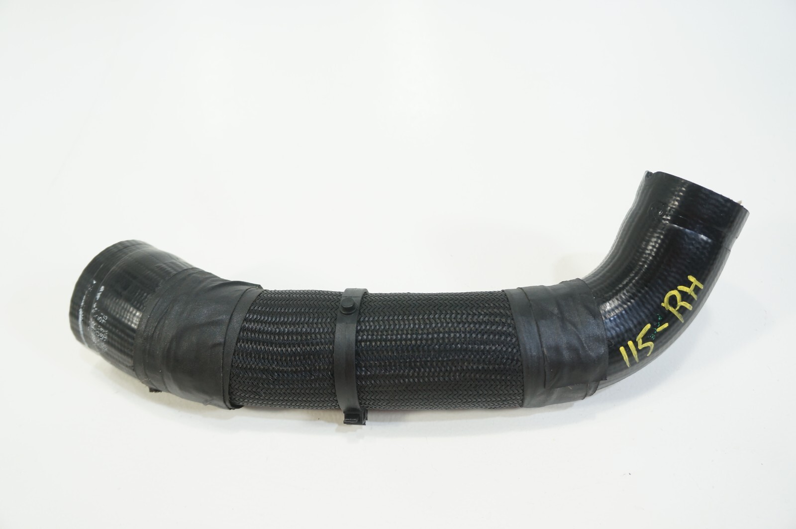2014-2017 maserati ghibli 3.0l v6 passenger side air intake duct hose pipe