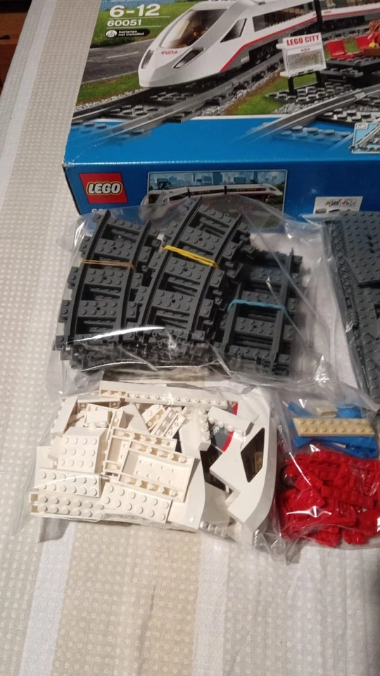 Lego Set 60051 TRENO PASSEGGERI ALTA VELOCITA COMPLETO SCATOLA e ISTRUZIONI 2014 - Immagine 4 di 4