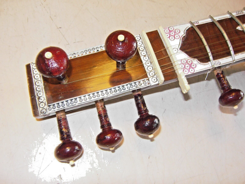 kleine indische Sitar Länge ca. 92 cm Zubehör leicht reparaturbedürftig - Bild 3 von 12