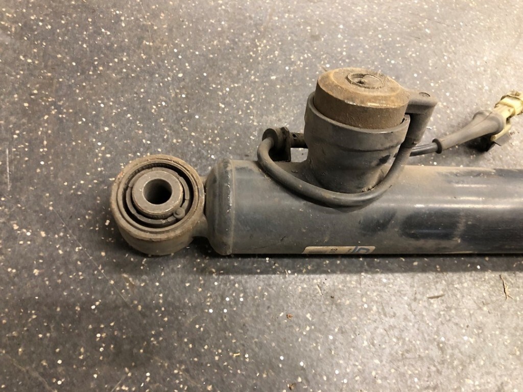 315000331 STOßDÄMPFER LINKS HINTEN Opel Astra J (PC6/PD6/PE6/PF6 