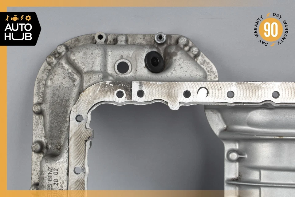 Deflector de cárter de aceite superior del motor Mercedes W251 R350 SLK300 2720142002 OEM Foto 2 de 4