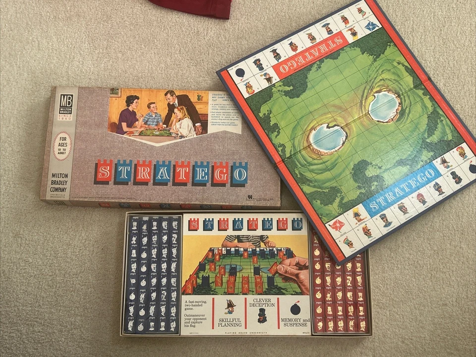 Vintage 1962 Milton Bradley Stratego Game #4916 Complete Game ! Beautiful - Image 3 of 4