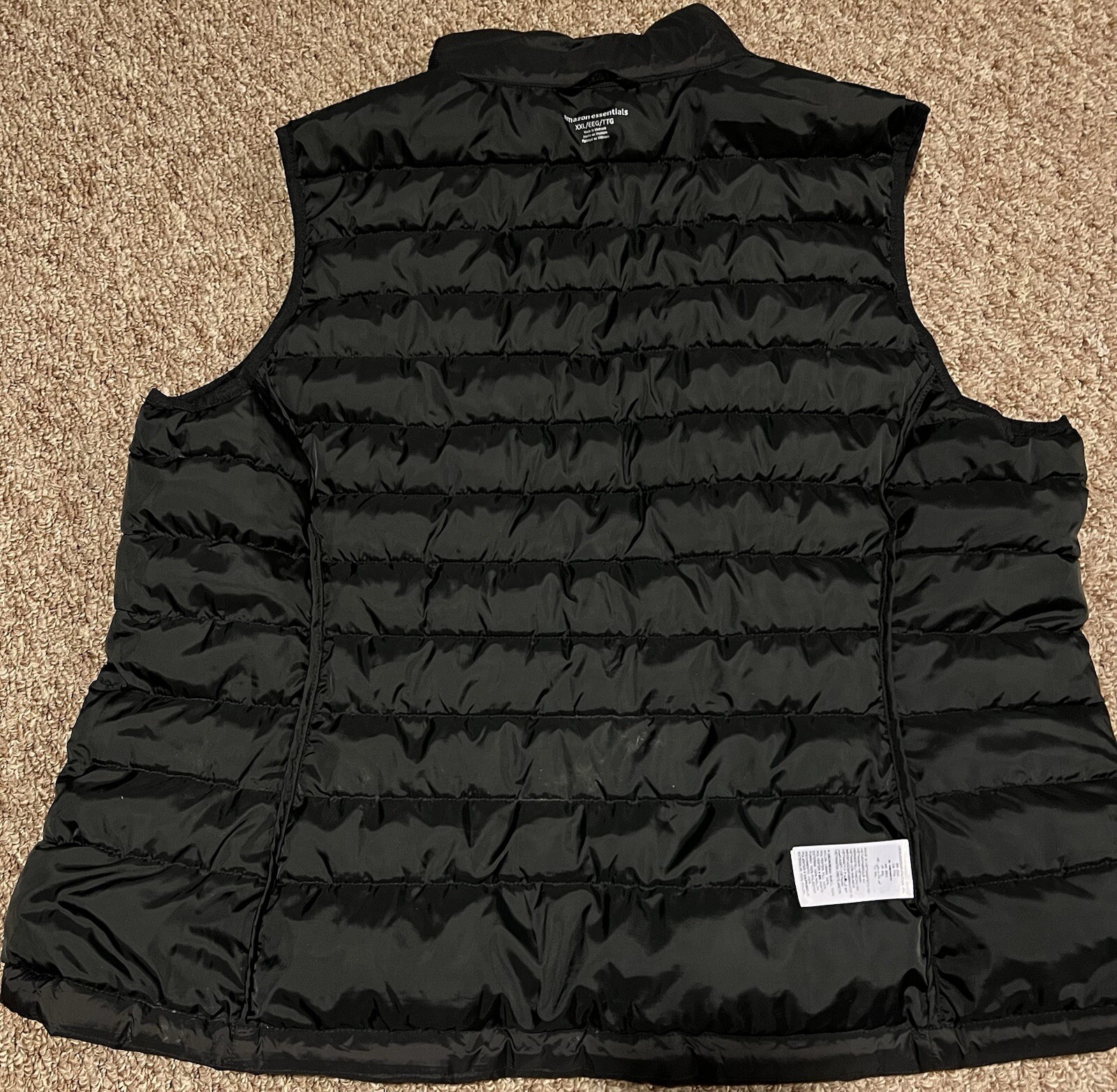 Amazon Essentials Women's Lightweight blackPuffy … - image 3