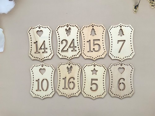 Reusable DIY Advent Calendar Set - 24 Jute Linen Heart Bags with wooden tags - Picture 7 of 9