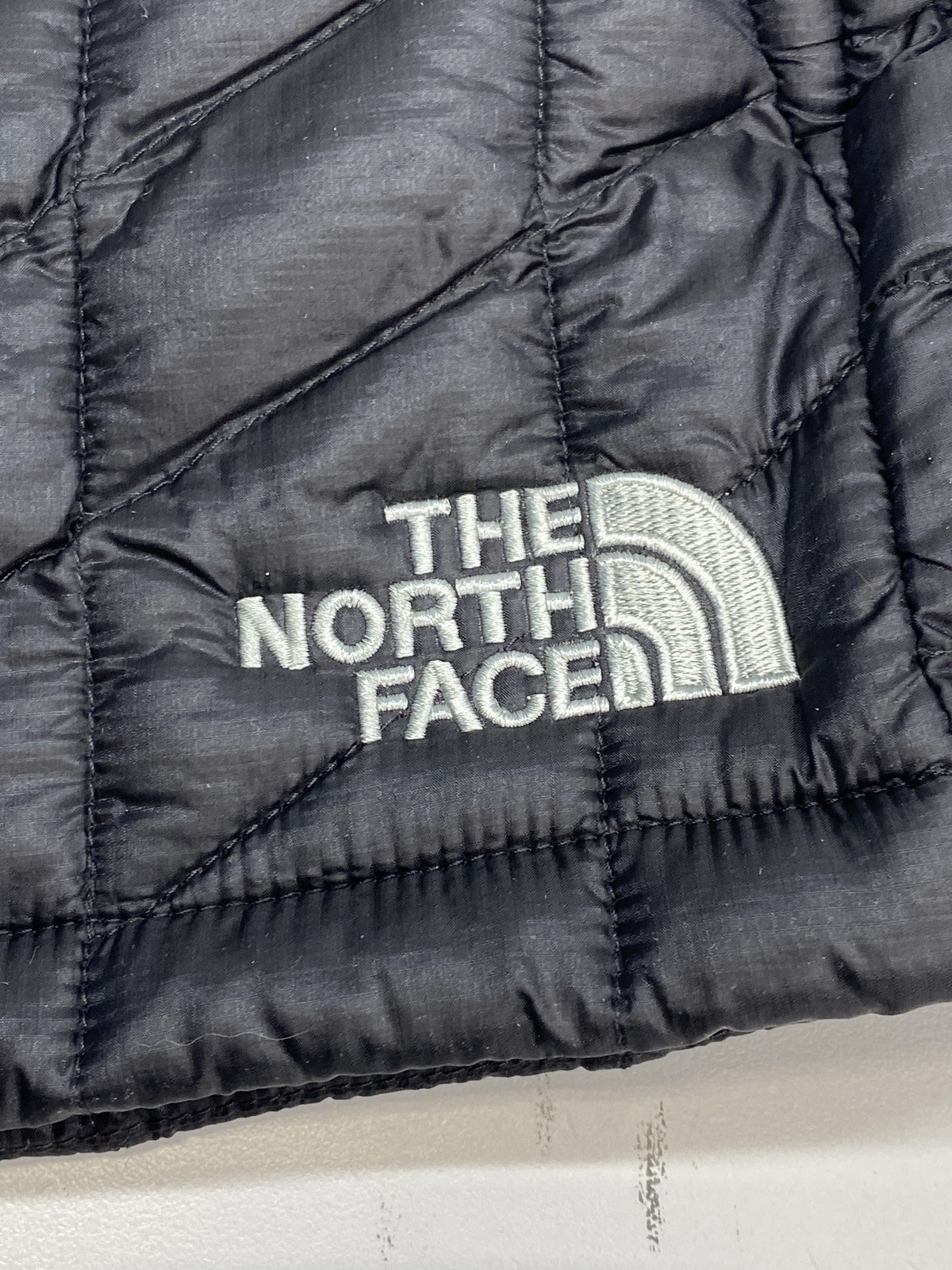 The North Face Mens Vest Jacket Black Size XXL ThermoBall Trekker Quilted Zip Up thumbnail 8