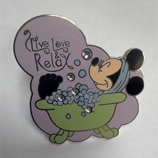Disney Minnie Mouse Live Love & Relax Glitter Pin Single 2014