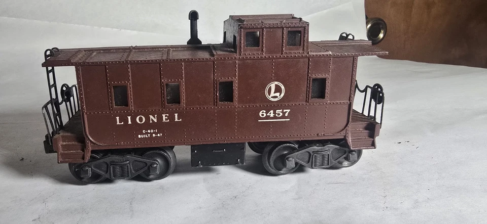 Lionel 6457 “Pennsylvania-Style” SP-Style CabooseColor: BrownScale:... - Image 2 of 4