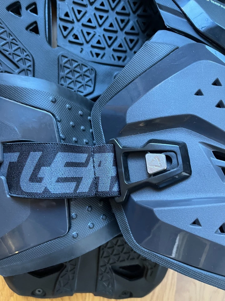 Leatt 6.5 Body Protector - Image 3 of 4
