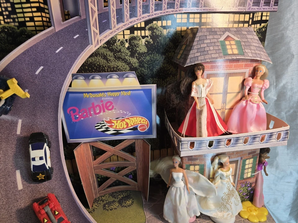 Barbie princesa y Hot Wheels Happy Meal 1997 McDonalds vintage exhibición Foto 2 de 4