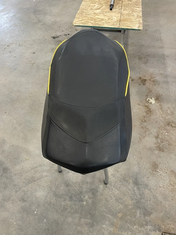 Asiento de moto de nieve Skidoo 800 Renegade 2008 Foto 3 de 4