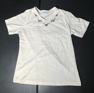 Croft & Barrow Top Women s M Off White With Embroidered Flowers At Neckline