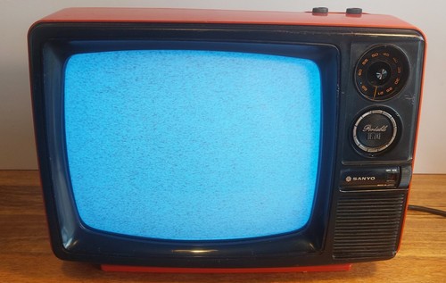 Sanyo Portable Deluxe Model 12-T224 Red Vintage Retro TV Prop Black And White - Picture 6 of 22