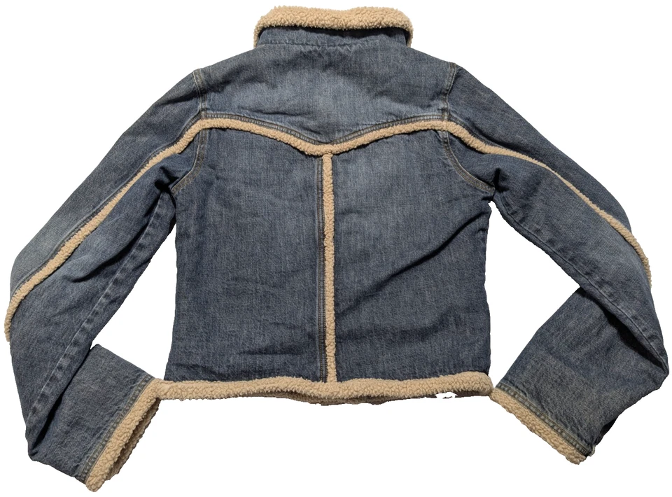 Chaqueta de mezclilla de colección Guess Sherpa forrada con botones completos - Mujer pequeña Foto 2 de 4