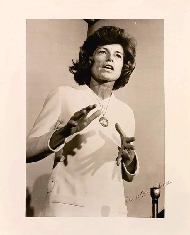 Eunice Kennedy Shriver Signed Autographed 8x10 Photo - John F. Kennedy