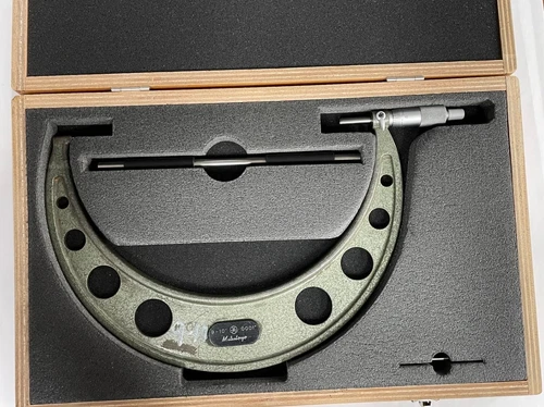Mitutoyo 103-224A Outside Micrometer, 9-10" Range, .0001" Graduation