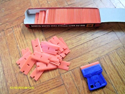 100 Pieces 1.5'' HDPE Double Edged Razor Blades and 1 Pc Mini Razor Scraper NEW