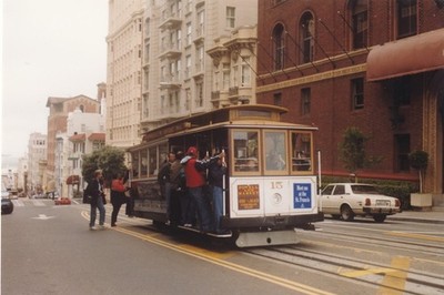 Cable Car in Richtung Russian Hill  San FrancisoUSA 90er Teile einer Sammlung-N