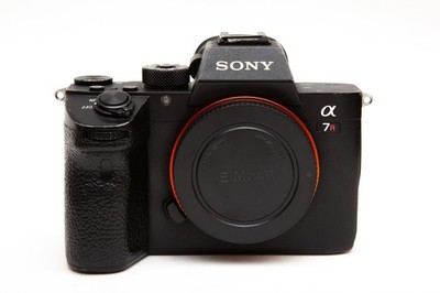 SONY  α7RⅢ Amazon.com : Sony a7R II Full-Frame Mirrorless Interchangeable