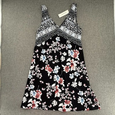 NEW! Three Pink Hearts By Francescas Dress Sleeveless Medium $44 Floral V-Neck