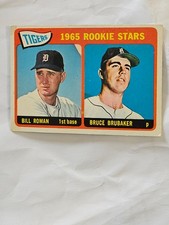 1965 Topps HIGH #493 TIGERS ROOKIES BILL ROMAN/ BRUCE BRUBAKER EXCELLENT Scanned