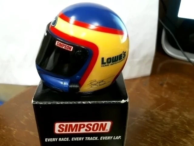 Minicasco Brett Bodine Simpson Lowe's Goodyear Signature Edition NASCAR NUEVO EN CAJA Foto 2 de 3