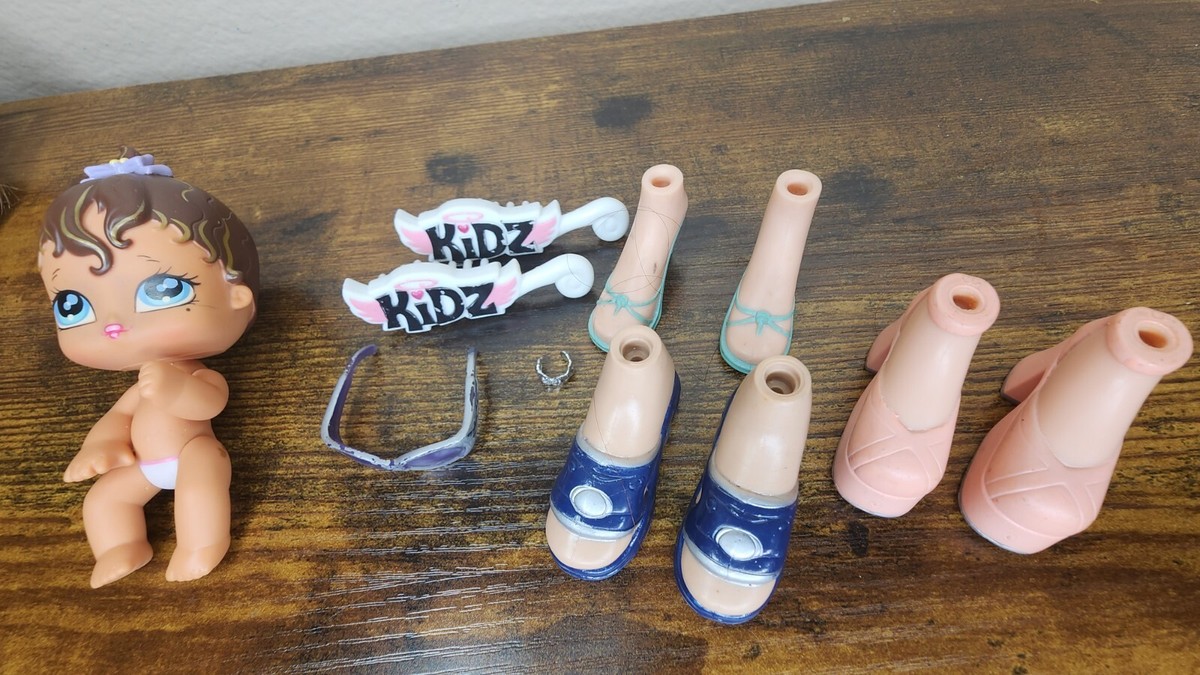 Vintage LOT Bratz Dolls Bratz Kids Lil Angelz Used 2001 MGA Shoes | eBay Vintage LOT Bratz Dolls Bratz Kids Lil Angelz Used 2001 MGA Shoes | eBay