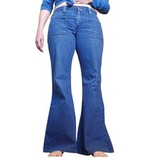 VTG 70s Wrangler Jeans Womens Sz 8 Flare Bell Bottoms Inseam 30 Hippie Thin