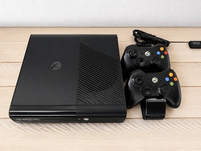 Microsoft Xbox 360 E Slim Console Bundle 320GB HD W/ 2 Controllers