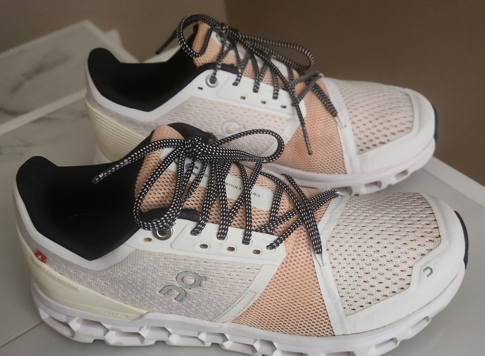 * Rare* ~ ON Cloud  Cloudstratus Sneaker Running/Shoe. White/Almond image 2
