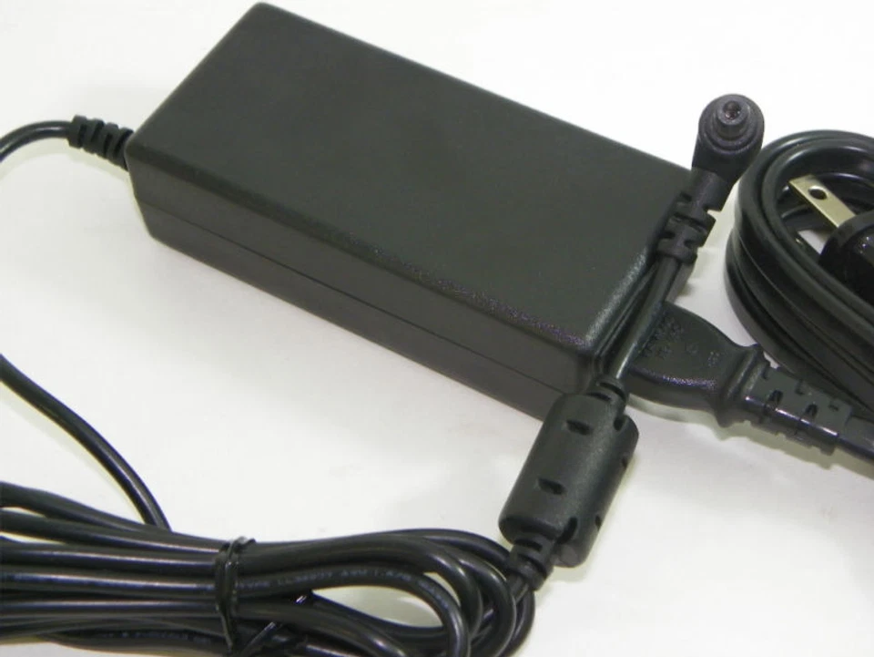 Genuine Gateway 65W 19V 3.42A AC Adapter 2.5/5.5mm - Image 2 of 3
