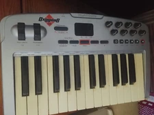 M-AUDIO Oxygen 8 v2 25-key USB MIDI Controller