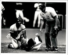 LD259 '83 Original Greg Gilbert Photo TIGERS CHET LEMON HITS MARINERS RICK SWEET