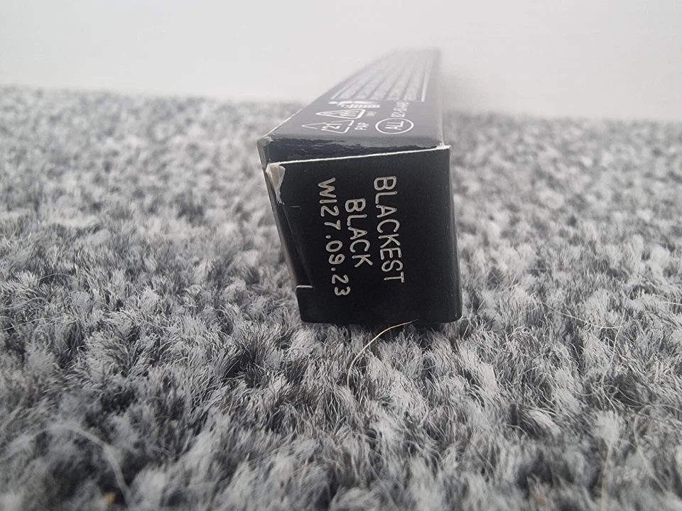 Avon True Colour Glimmerstick Eyeliner - Blackest Black - Image 2 of 2