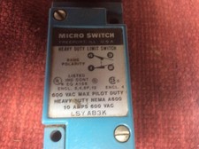 Freeport .illanois U.SA Heavy Duty Limot Switch Unused LSYAB3K Uk Only Please