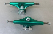 Venture Skateboard Truck VHL in Anodized Green - 5.6" (Set of 2)