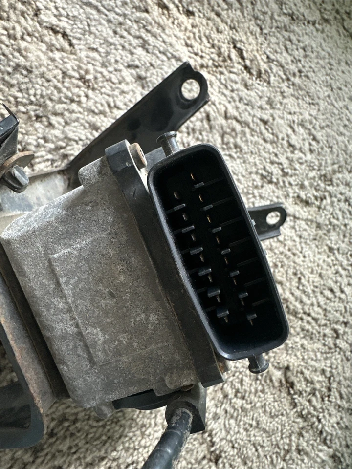 Toyota Tacoma 1999 2000 módulo de control de crucero de 6 cilindros servo 88001-04030 OEM Foto 3 de 4