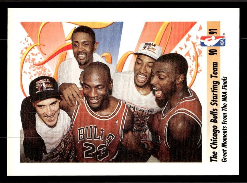 1991-92 SkyBox #337 The Chicago Bulls Starting Team Chicago Bulls Jordan MINT