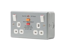 BG MC522RCD Metalclad Twin RCD Switch Socket 13A 2 Gang (Latching / Passive)