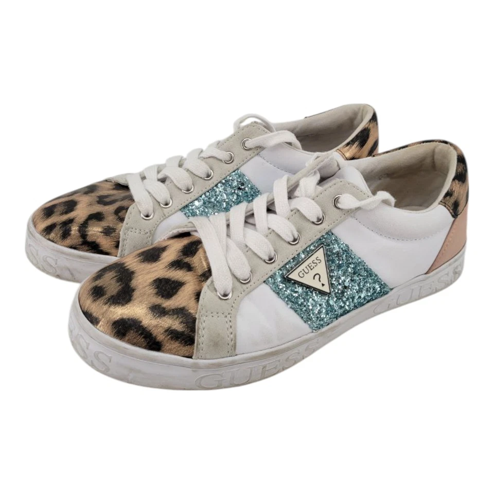 Tenis GUESS Brillo Estampado Leopardo ASTRAY3 Blanco Azul Mujer 8.5 M Foto 2 de 4